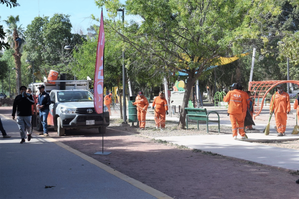 Realizan mantenimiento integral al Bosque Venustiano Carranza